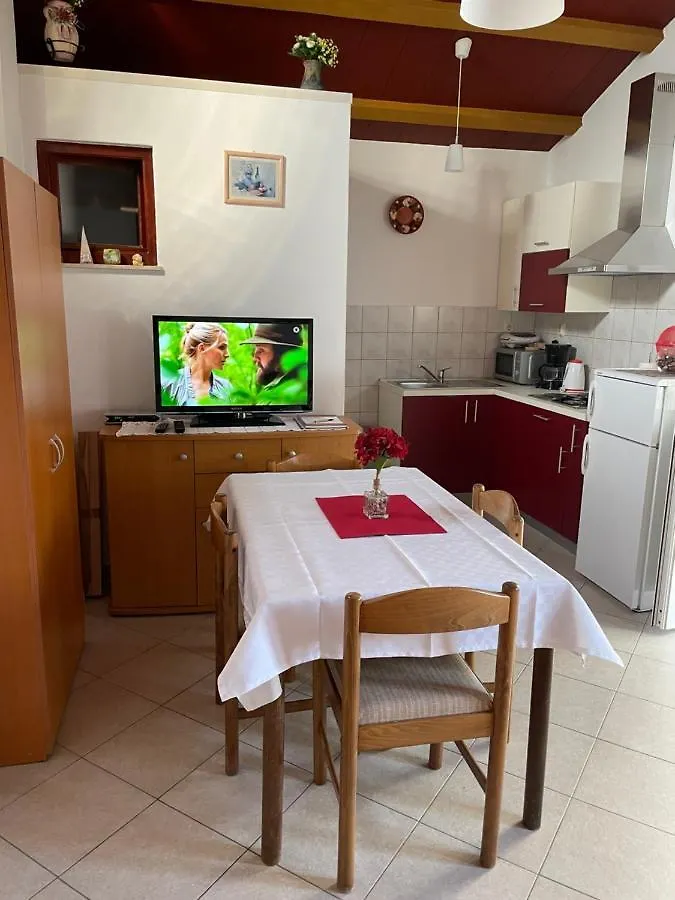 Leca- Small House ميدولين شقة
