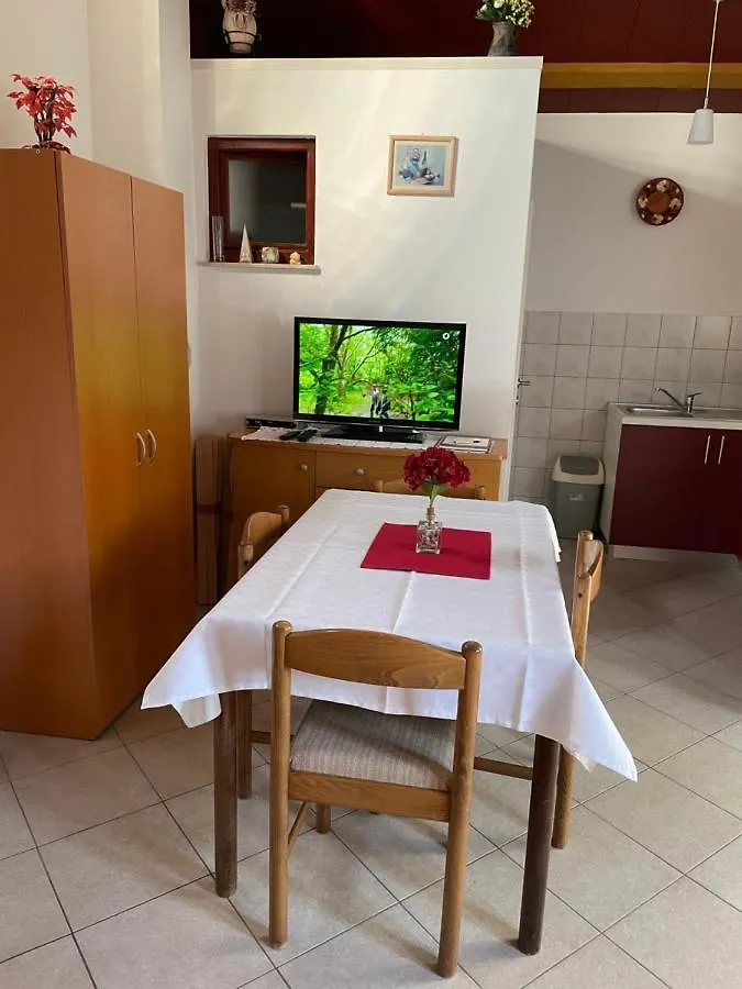 Leca- Small House ميدولين