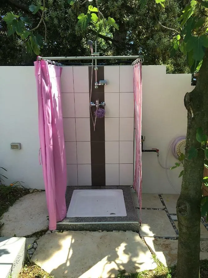 Leca- Small House ميدولين